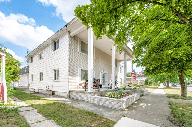 $271,900 | 117 South Warren Avenue, Big Rapids, MI 49307