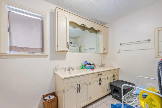 $271,900 | 117 South Warren Avenue, Big Rapids, MI 49307