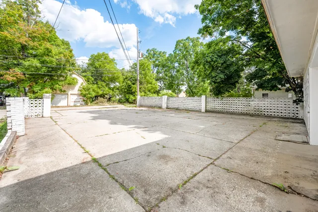 $271,900 | 117 South Warren Avenue, Big Rapids, MI 49307