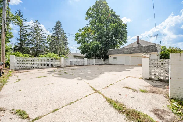 $271,900 | 117 South Warren Avenue, Big Rapids, MI 49307