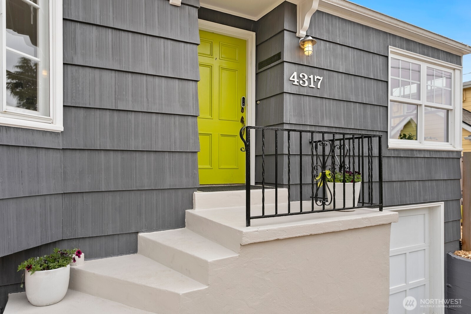 4317 Southwest Raymond Street Seattle, WA 98136 - Photo 2 of 19 Gallery Image 2