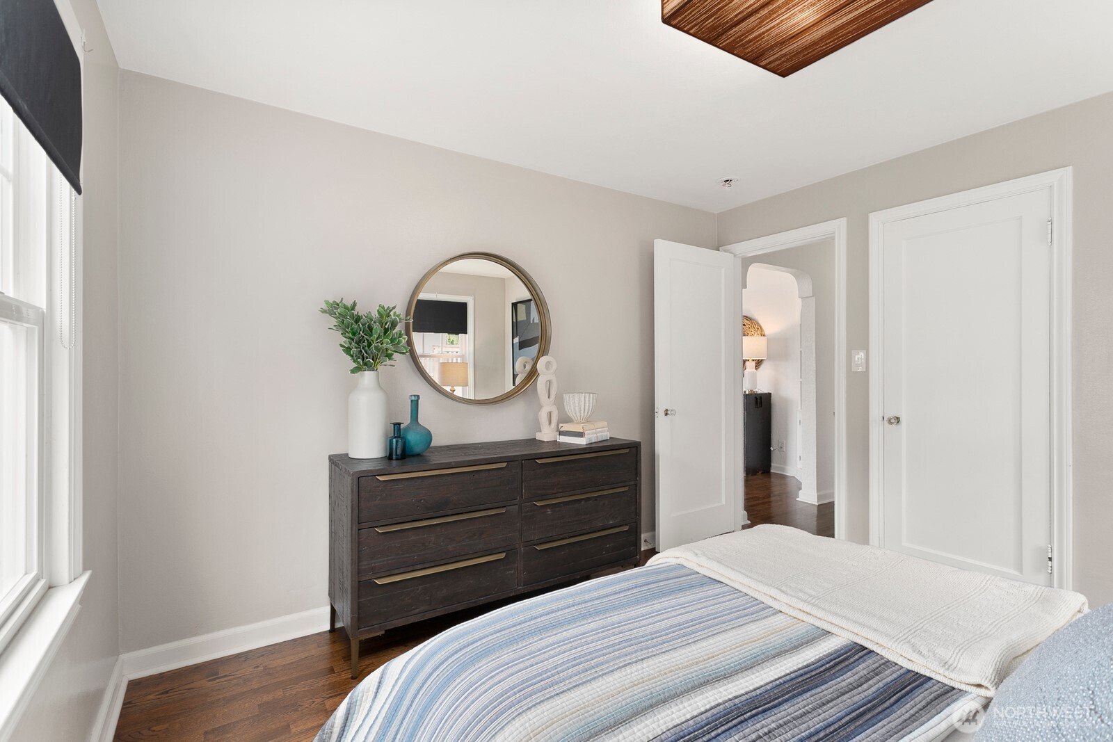 4317 Southwest Raymond Street Seattle, WA 98136 - Photo 9 of 19 Gallery Image 9