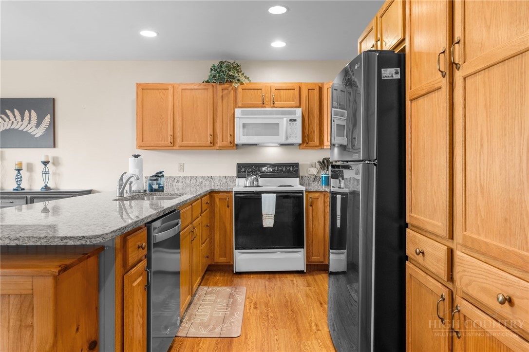 218 Slope View Road, Unit 22 Sugar Mountain, NC 28604 - Photo 14 of 39