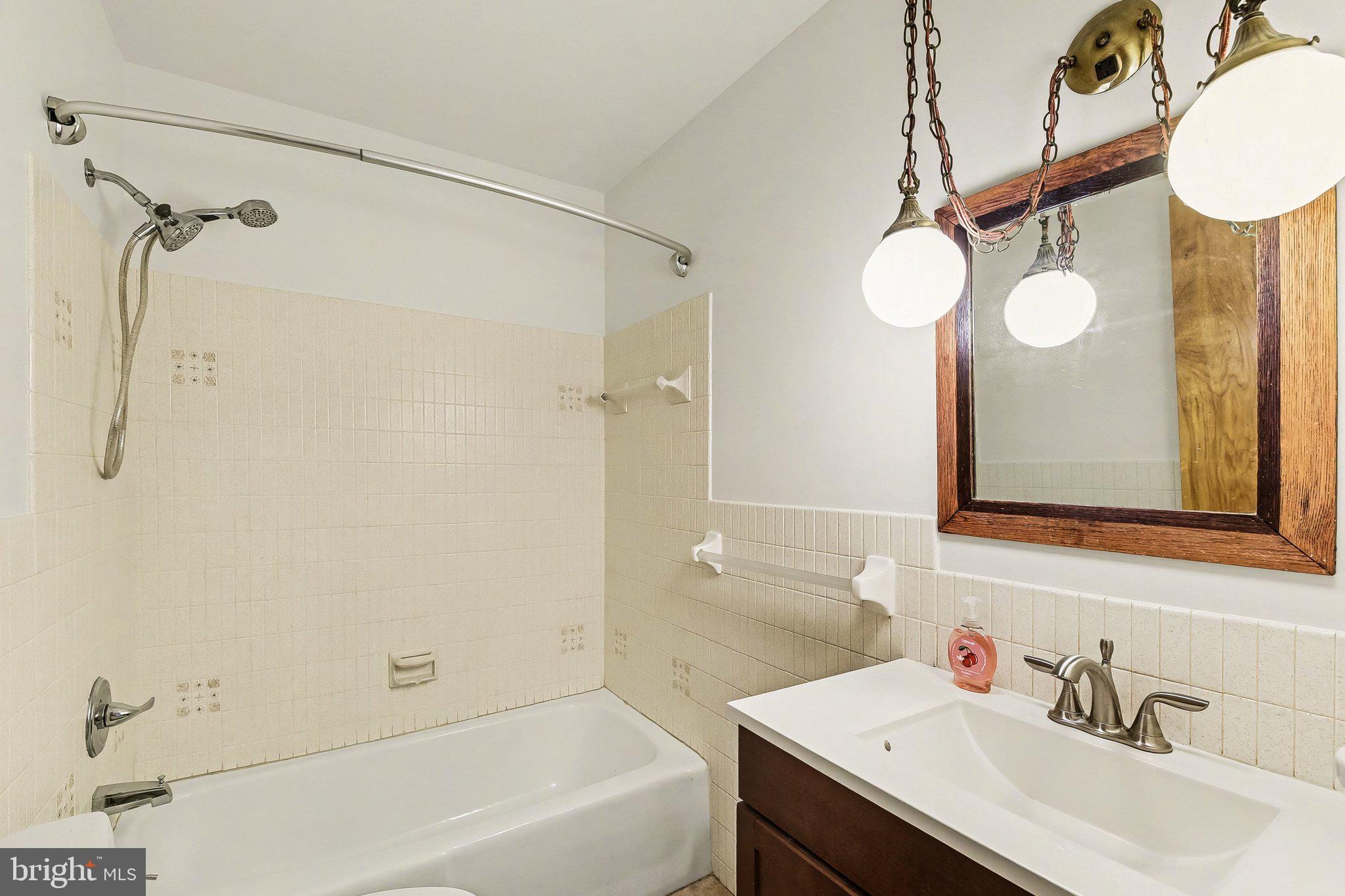 1621 Liberty Grove Road Conowingo, MD 21918 - Photo 19 of 36 Upstairs Guest Bathroom