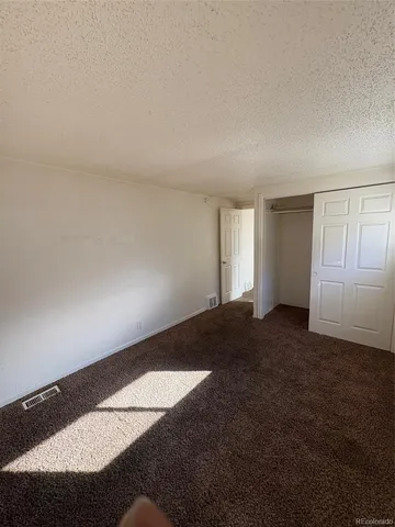 a view of empty room with window