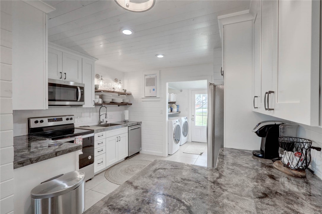 4034 Laguna Shores Road Corpus Christi, TX 78418 - Photo 15 of 40