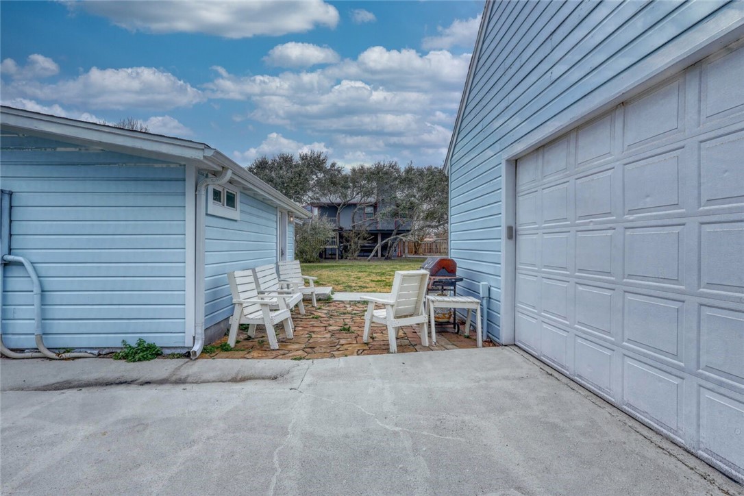 4034 Laguna Shores Road Corpus Christi, TX 78418 - Photo 35 of 40