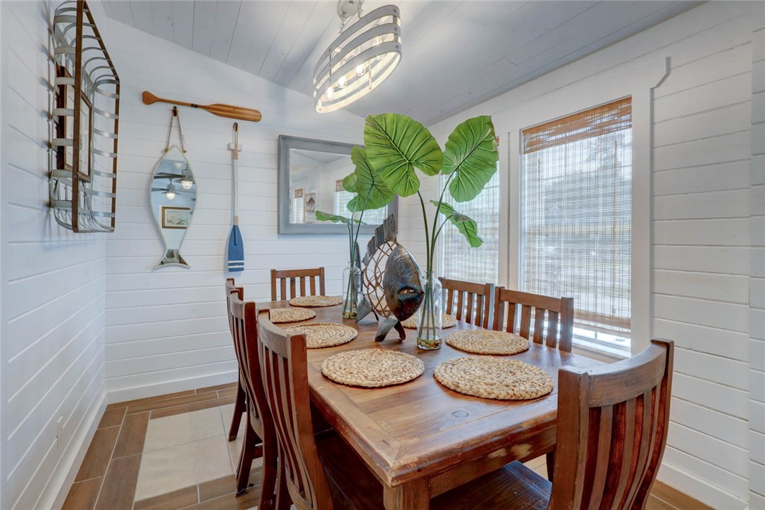 4034 Laguna Shores Road Corpus Christi, TX 78418 - Photo 10 of 40