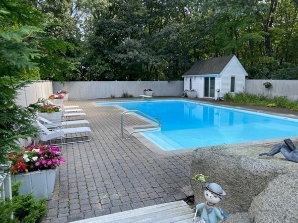 41 Castle Drive Sharon, MA 02067 - Photo 23 of 29