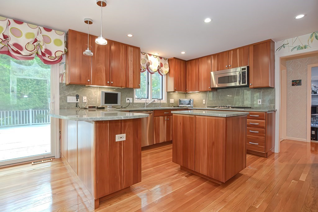 41 Castle Drive Sharon, MA 02067 - Photo 4 of 29