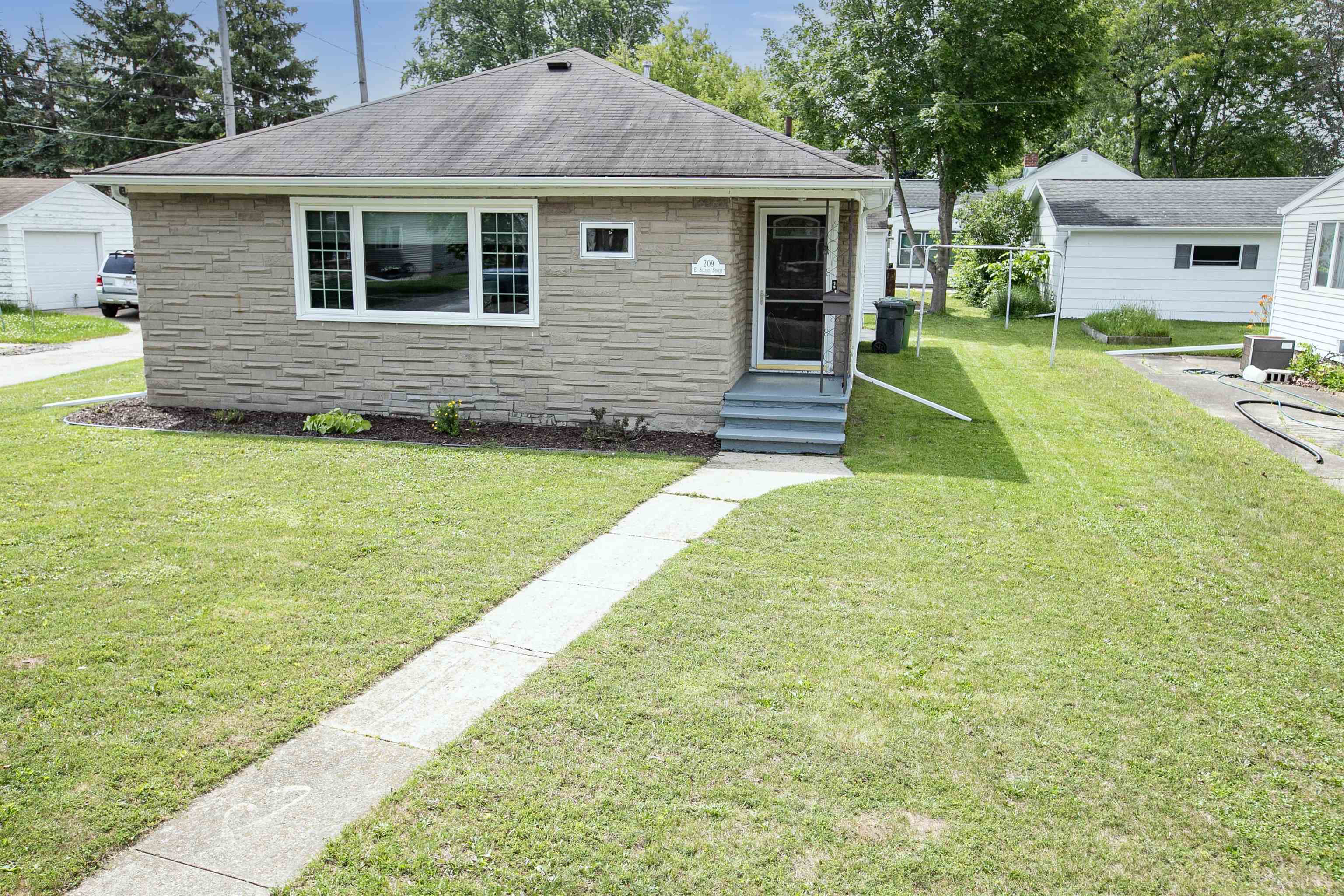 209 East 2nd Street Kimberly, WI 54136 - Photo 3 of 25
