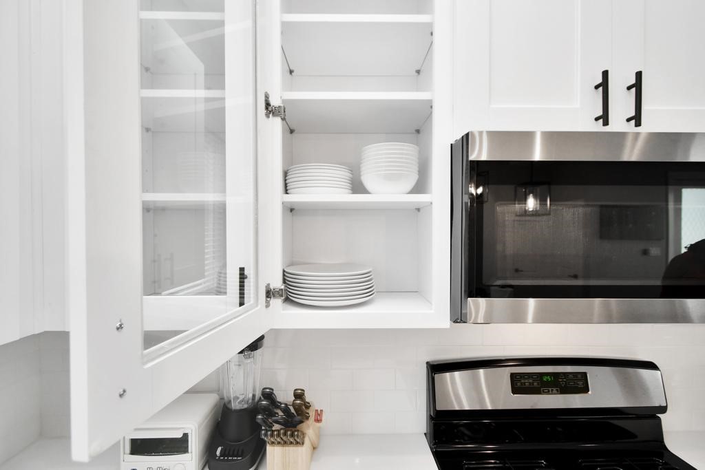 407 Stonework Oaks Lane Houston, TX 77076 - Photo 11 of 34 a bathroom with a sink and a mirror