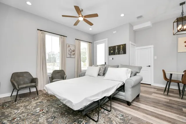 $2,100 | 407 Stonework Oaks Lane, Houston, TX 77076