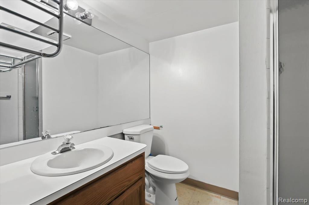 29485 Beau Ridge Farmington Hills, MI 48331 - Photo 24 of 33