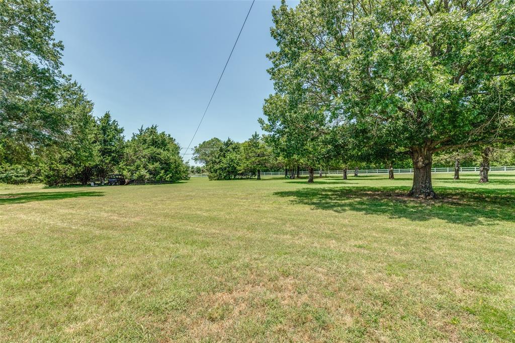 76 Spout Springs Road Pottsboro, TX 75076 - Photo 34 of 36 Gallery Image 34