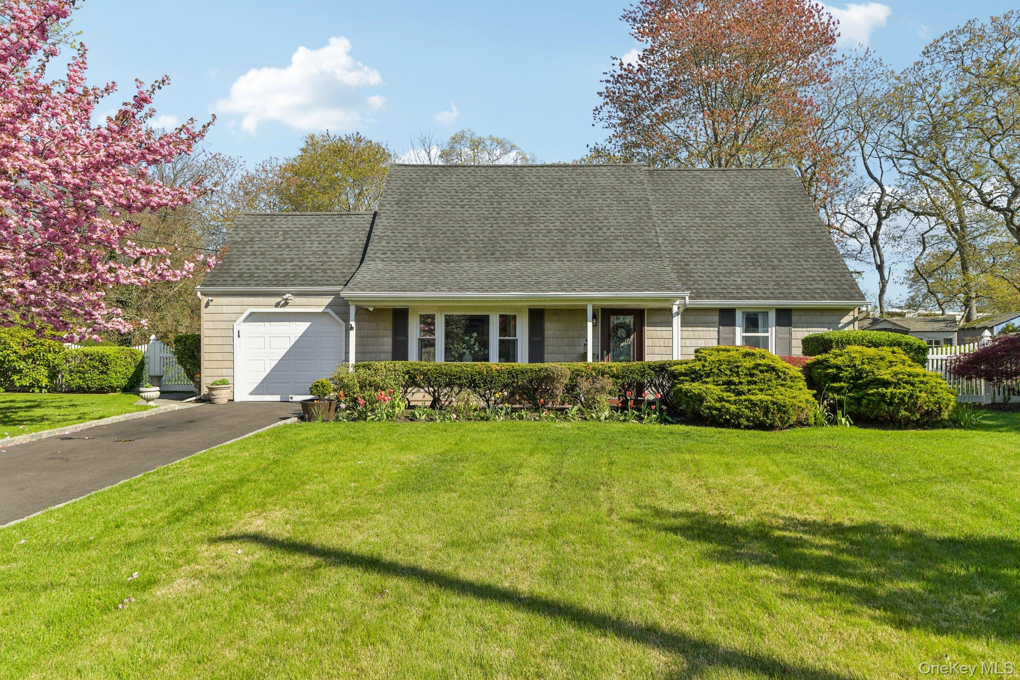 41 Orchid Road East Patchogue, NY 11772 - Photo 1 of 34