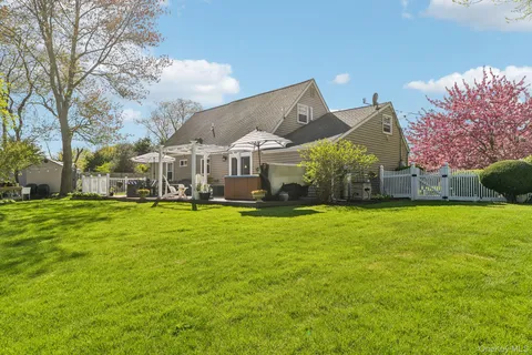 $575,000 | 41 Orchid Road, East Patchogue, NY 11772