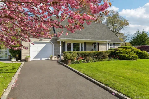 $575,000 | 41 Orchid Road, East Patchogue, NY 11772