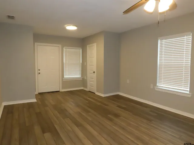 $1,400 | 2403 West Sherwood Street, Tyler, TX 75702