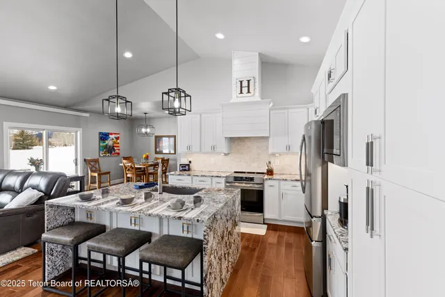 $845,000 | 152 Porto Road, Star Valley Ranch, WY 83127