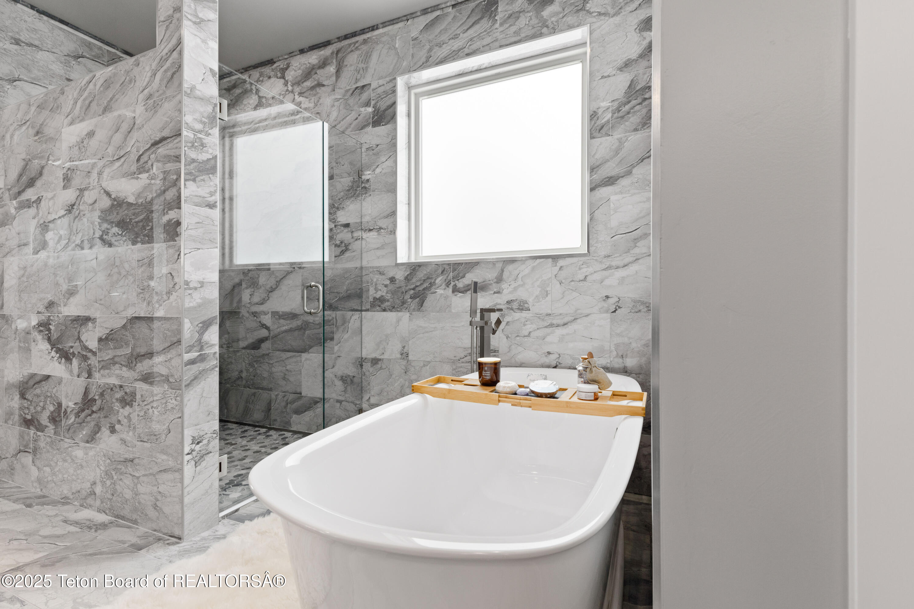 152 Porto Road Star Valley Ranch, WY 83127 - Photo 23 of 44 Soaking Tub