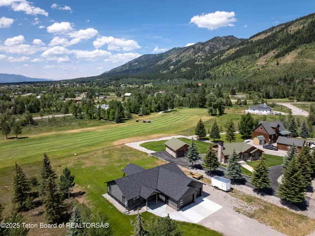 $845,000 | 152 Porto Road, Star Valley Ranch, WY 83127