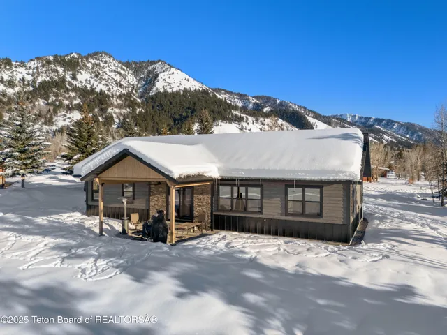 $845,000 | 152 Porto Road, Star Valley Ranch, WY 83127