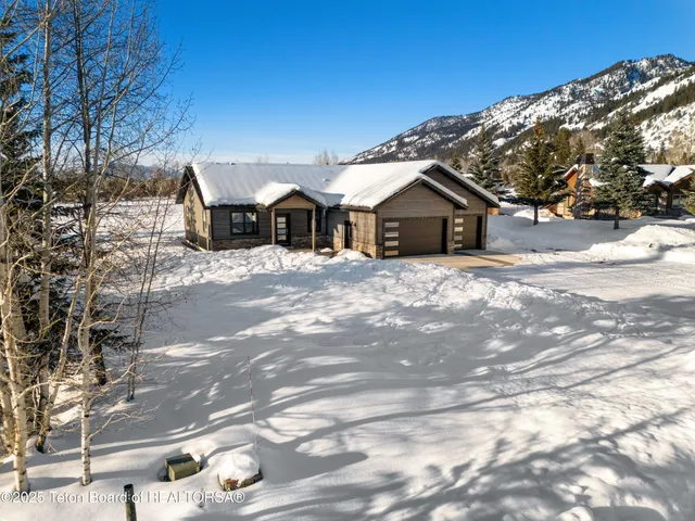 $845,000 | 152 Porto Road, Star Valley Ranch, WY 83127