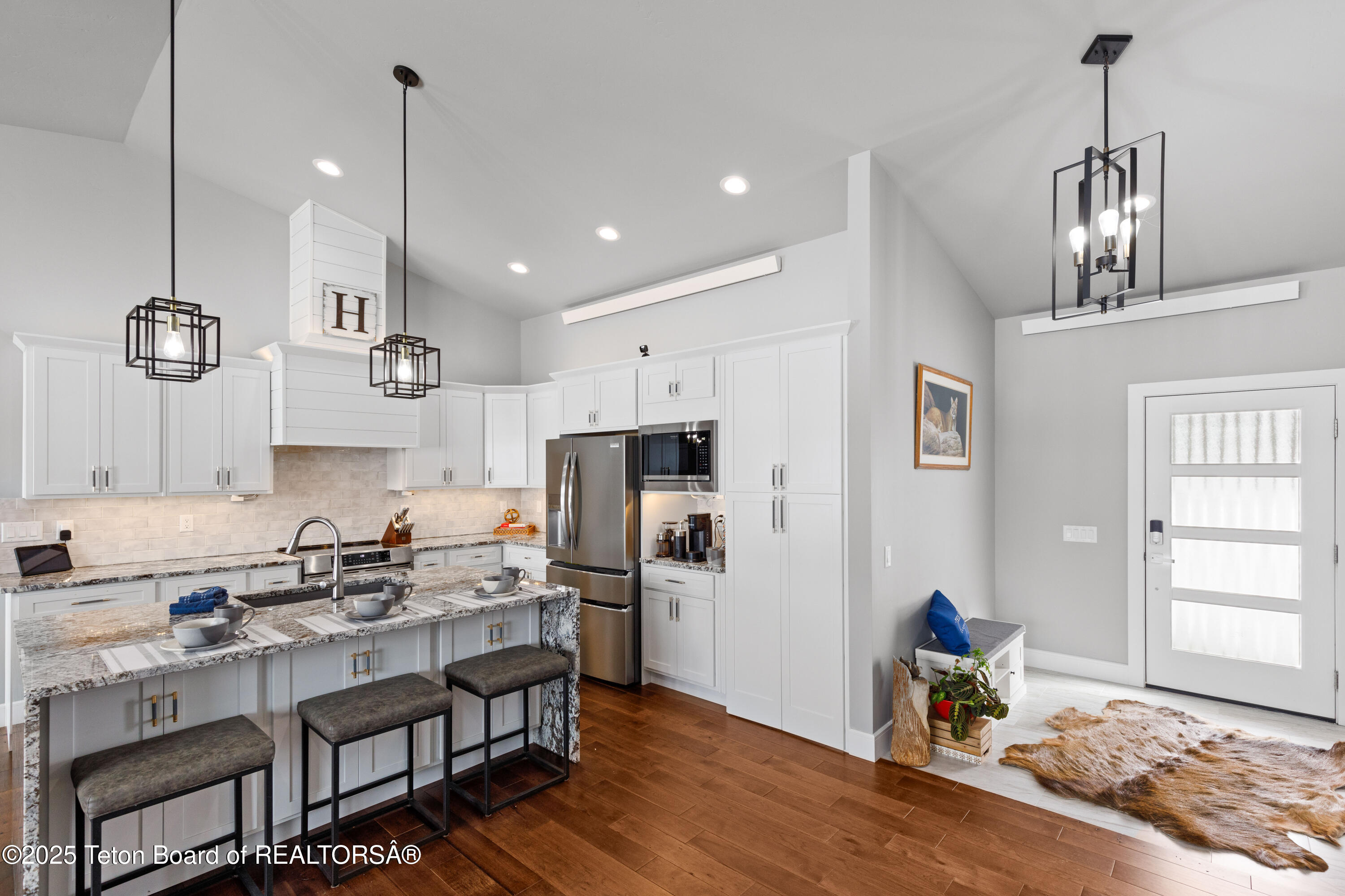 152 Porto Road Star Valley Ranch, WY 83127 - Photo 7 of 44 Beautiful Vaulted Kitchen