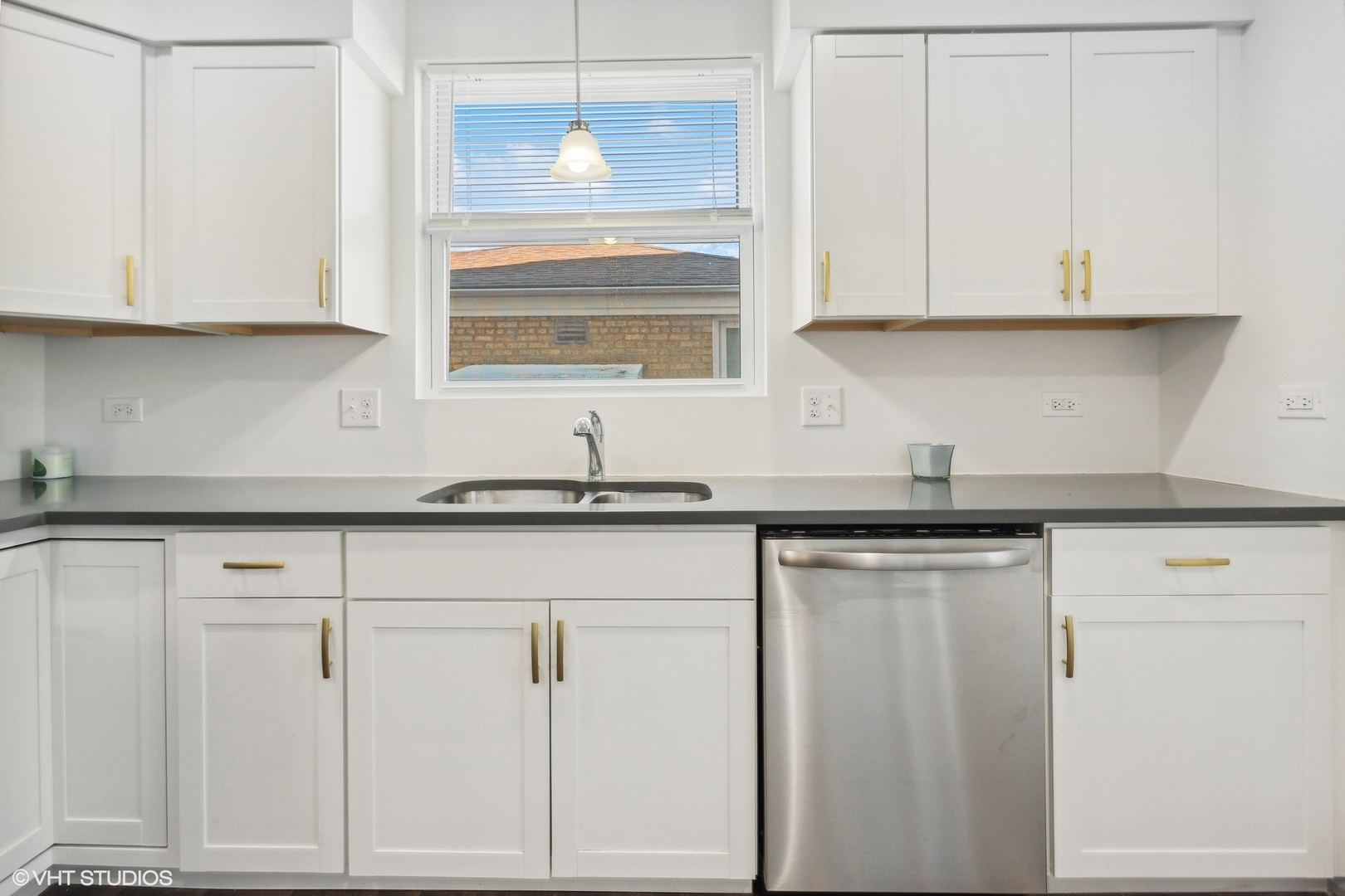 2335 2nd Avenue North Riverside, IL 60546 - Photo 8 of 36 Gallery Image 8