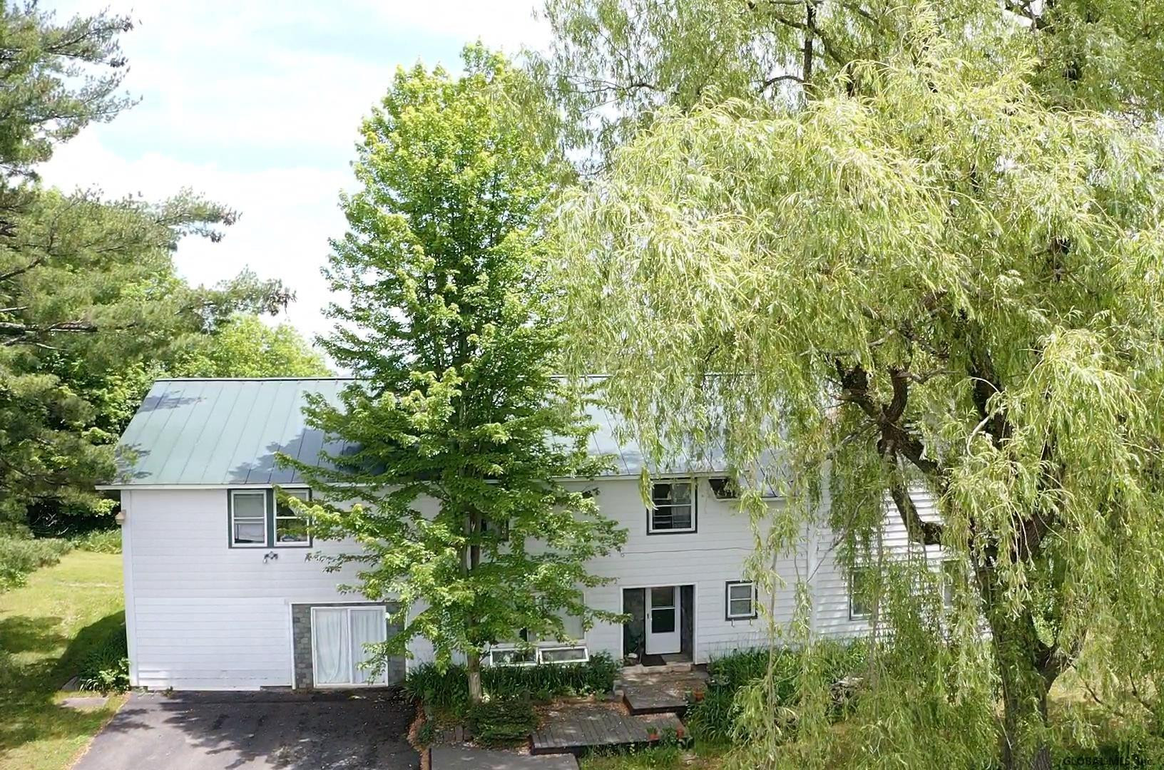 137 Chapman Road Hampton, NY 12887 - Photo 4 of 15 Photo 4