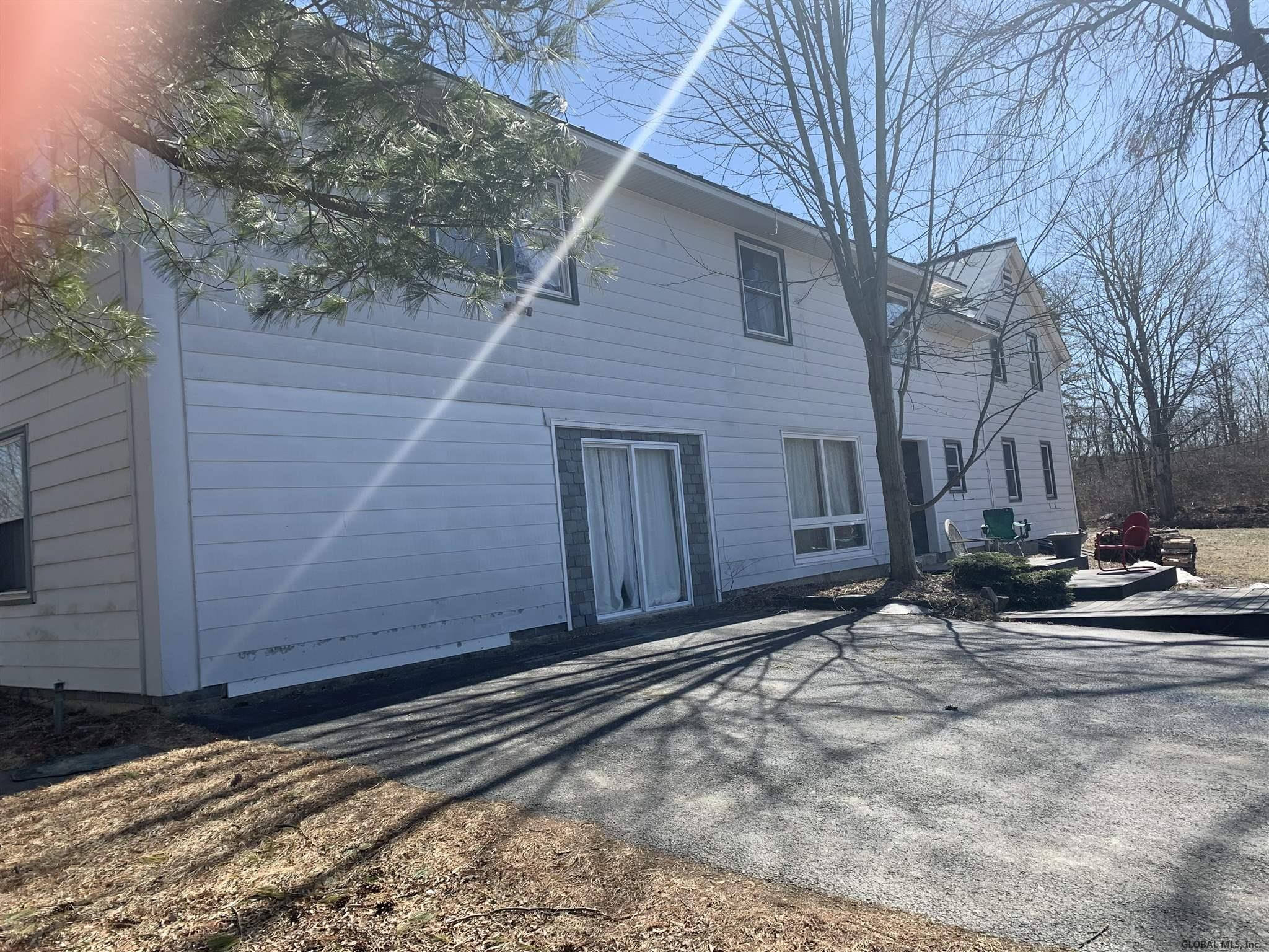137 Chapman Road Hampton, NY 12887 - Photo 7 of 15 Photo 7