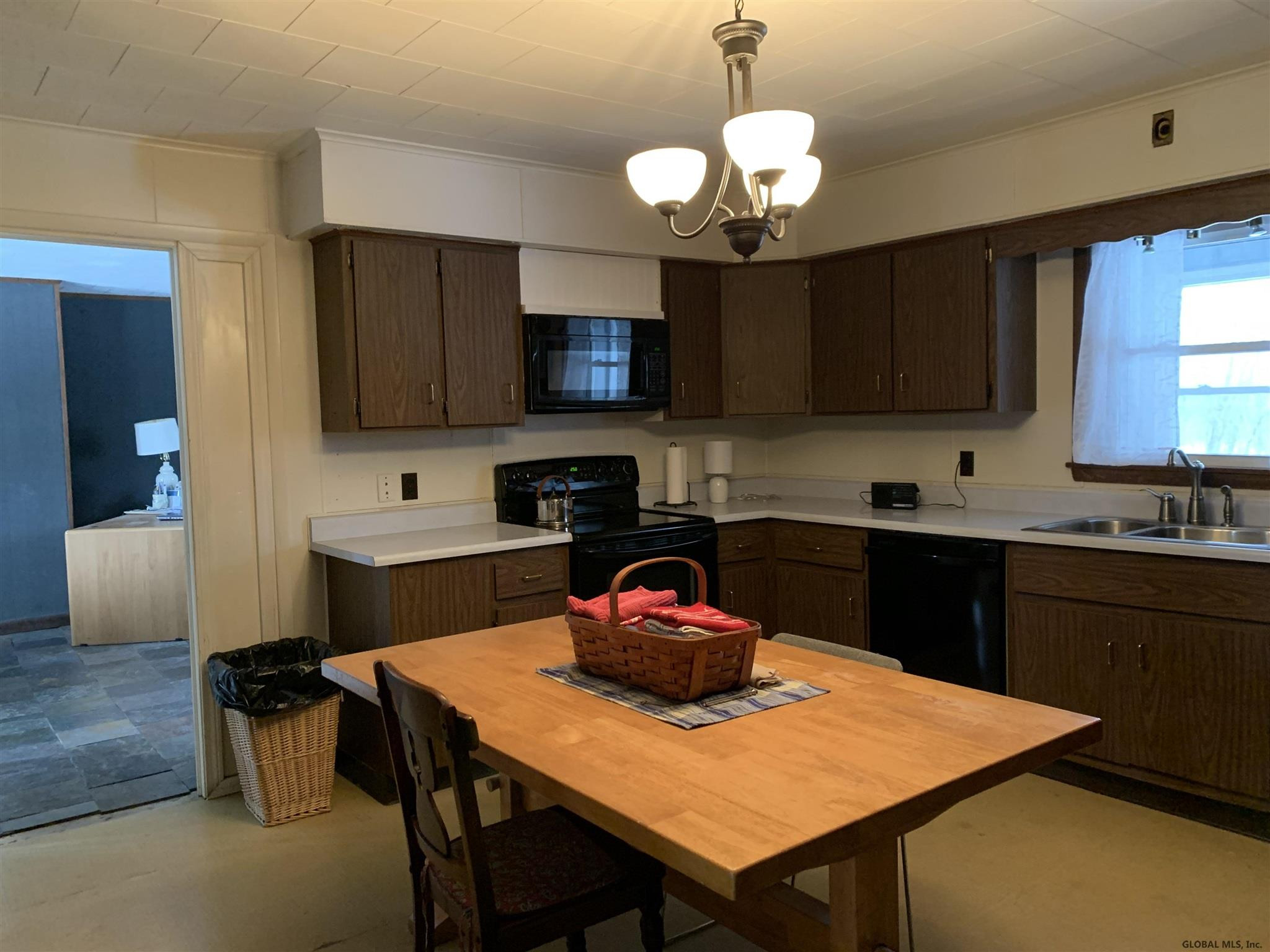 137 Chapman Road Hampton, NY 12887 - Photo 10 of 15 Photo 10