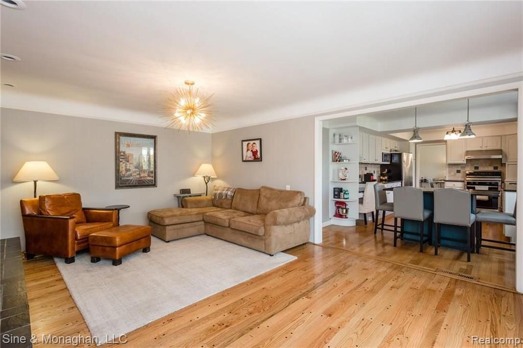20 North Duval Road Grosse Pointe Shores, MI 48236 - Photo 13 of 49
