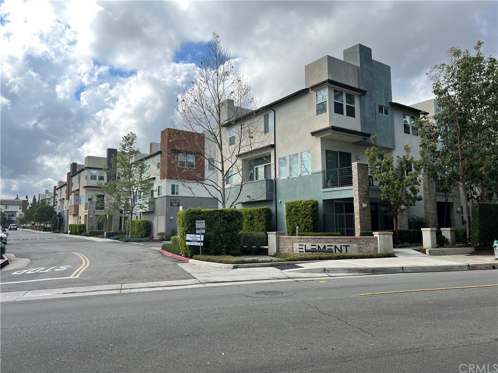 714 Brooklyn Drive Brea, CA 92821 - Photo 28 of 31 a view of a building with a street