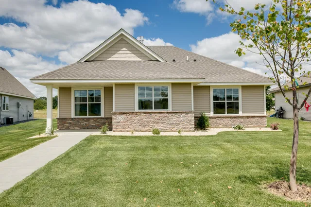 $439,900 | 2242 8th Lane Southeast, Cambridge, MN 55008