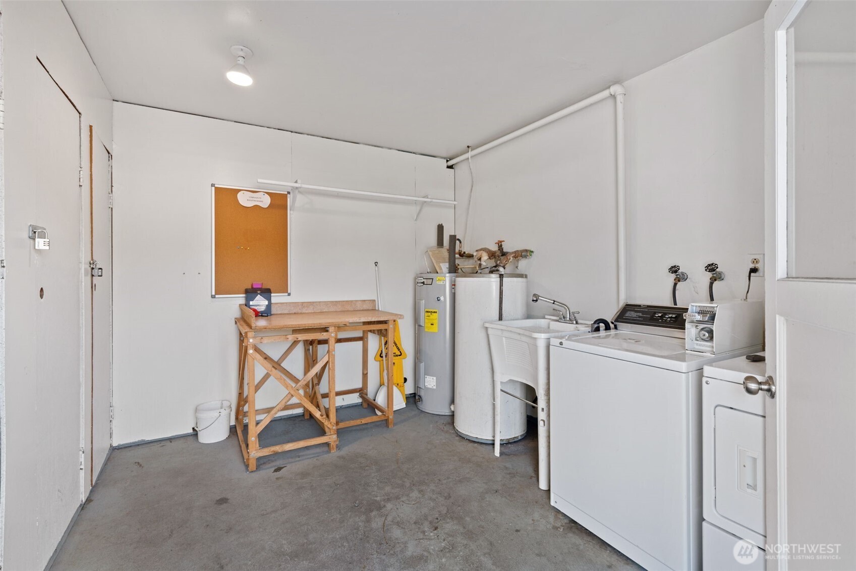 1149 Southwest Cascade Avenue Chehalis, WA 98532 - Photo 24 of 31 a utility room with dryer and washer