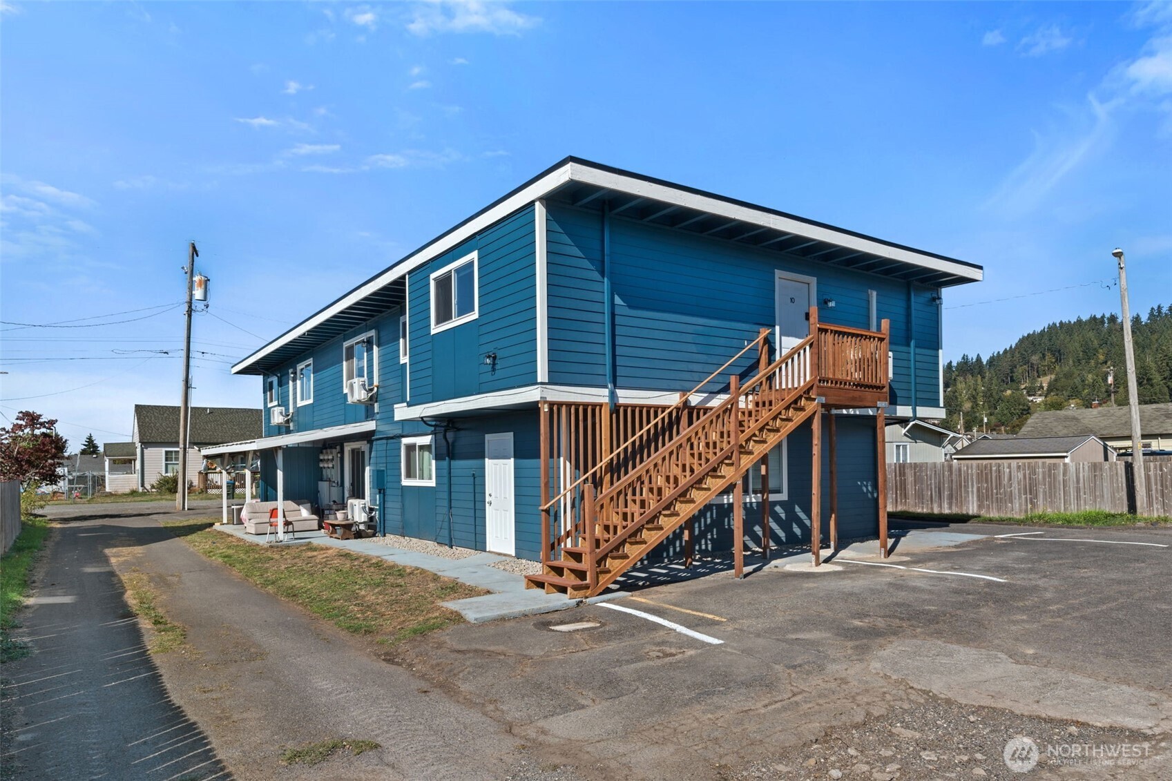 1149 Southwest Cascade Avenue Chehalis, WA 98532 - Photo 26 of 31 a view of a house with wooden stairs