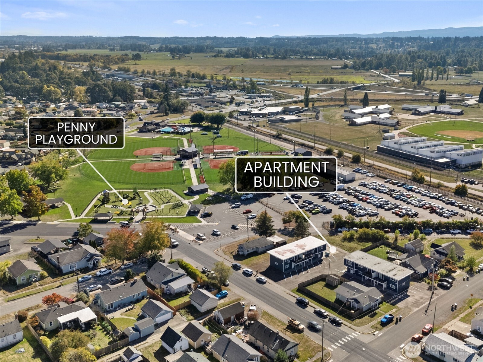 1149 Southwest Cascade Avenue Chehalis, WA 98532 - Photo 4 of 31 a view of city and ocean