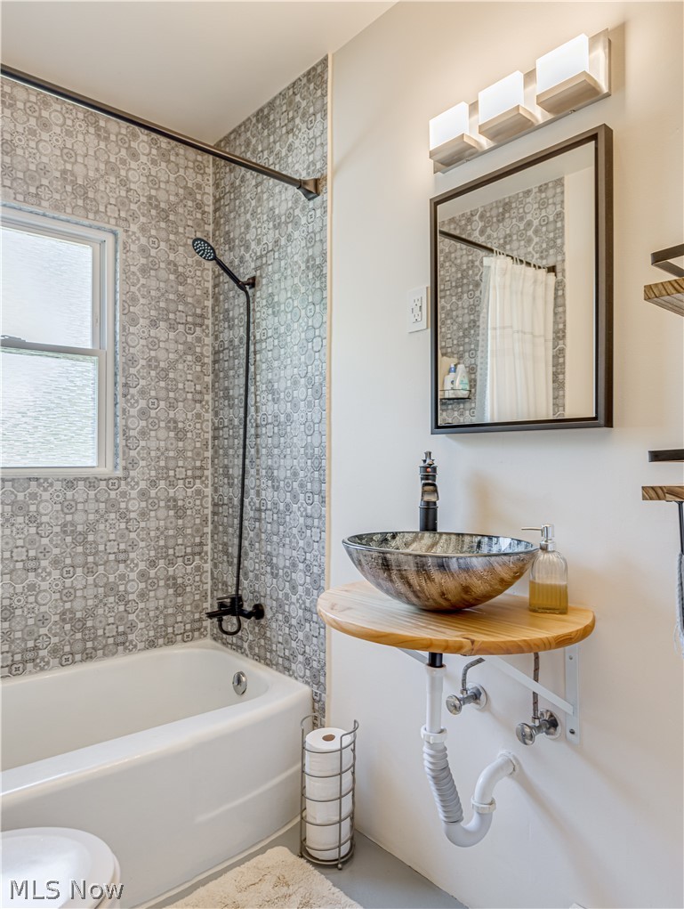 1546 Brittain Road Akron, OH 44310 - Photo 17 of 26
