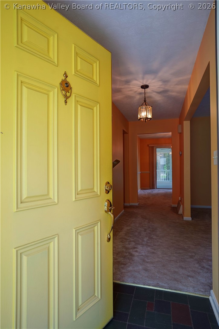 1406 Nottingham Road Charleston, WV 25314 - Photo 5 of 33 Gallery Image 5