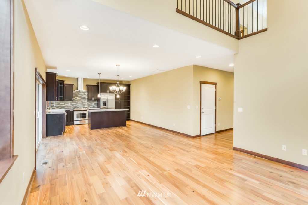 2012 Northeast 37th Place Renton, WA 98056 - Photo 11 of 22 Gallery Image 11