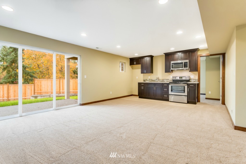 2012 Northeast 37th Place Renton, WA 98056 - Photo 14 of 22 Gallery Image 14