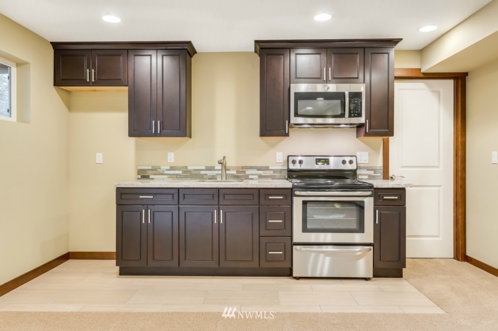 2012 Northeast 37th Place Renton, WA 98056 - Photo 15 of 22 Gallery Image 15