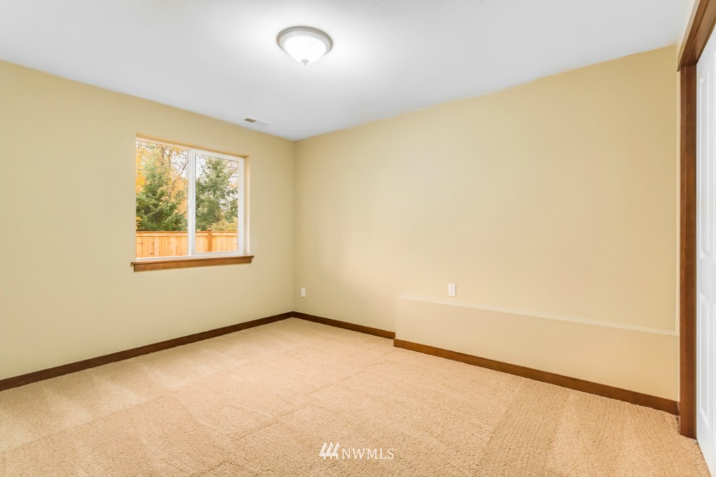 2012 Northeast 37th Place Renton, WA 98056 - Photo 16 of 22 Gallery Image 16