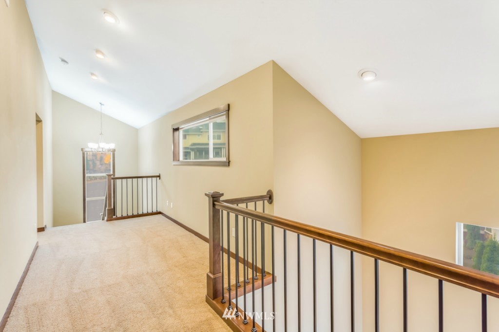 2012 Northeast 37th Place Renton, WA 98056 - Photo 17 of 22 Gallery Image 17