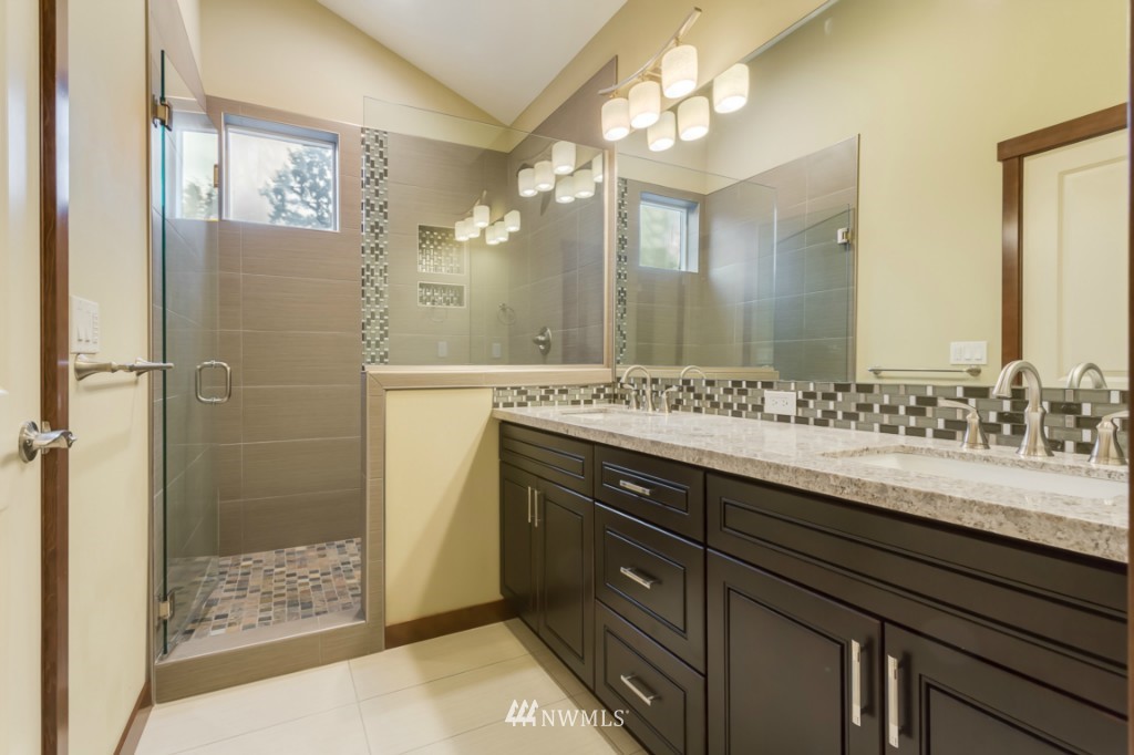 2012 Northeast 37th Place Renton, WA 98056 - Photo 19 of 22 Gallery Image 19