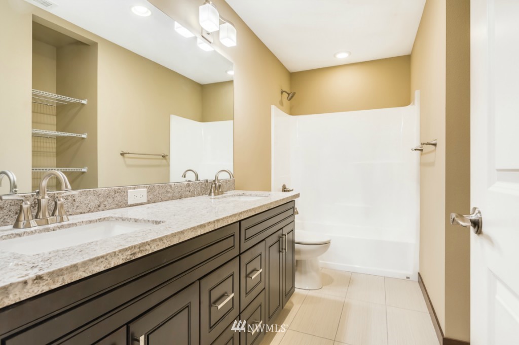 2012 Northeast 37th Place Renton, WA 98056 - Photo 20 of 22 Gallery Image 20