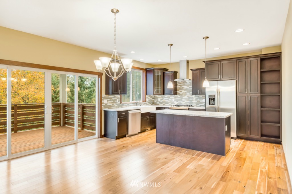 2012 Northeast 37th Place Renton, WA 98056 - Photo 4 of 22 Gallery Image 4