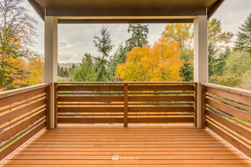 2012 Northeast 37th Place Renton, WA 98056 - Photo 5 of 22 Gallery Image 5